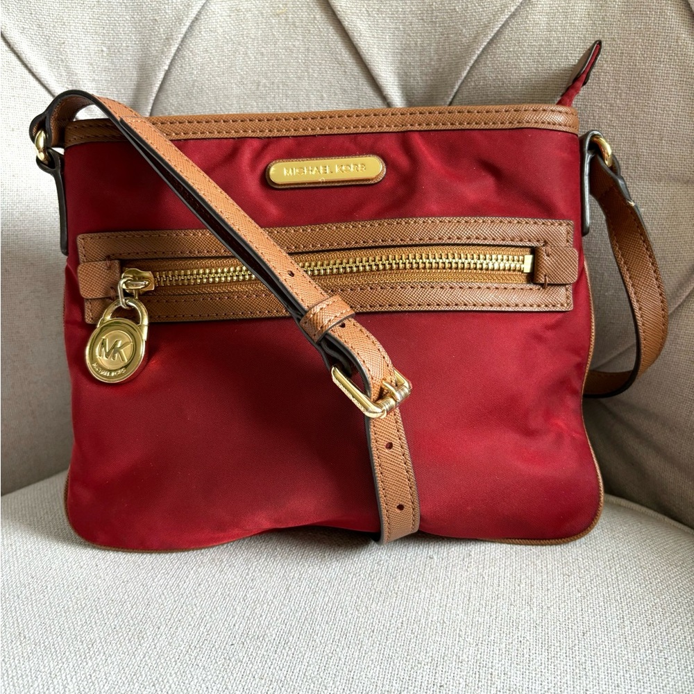MICHAEL KORS•cranberry red nylon crossbody bag EUC